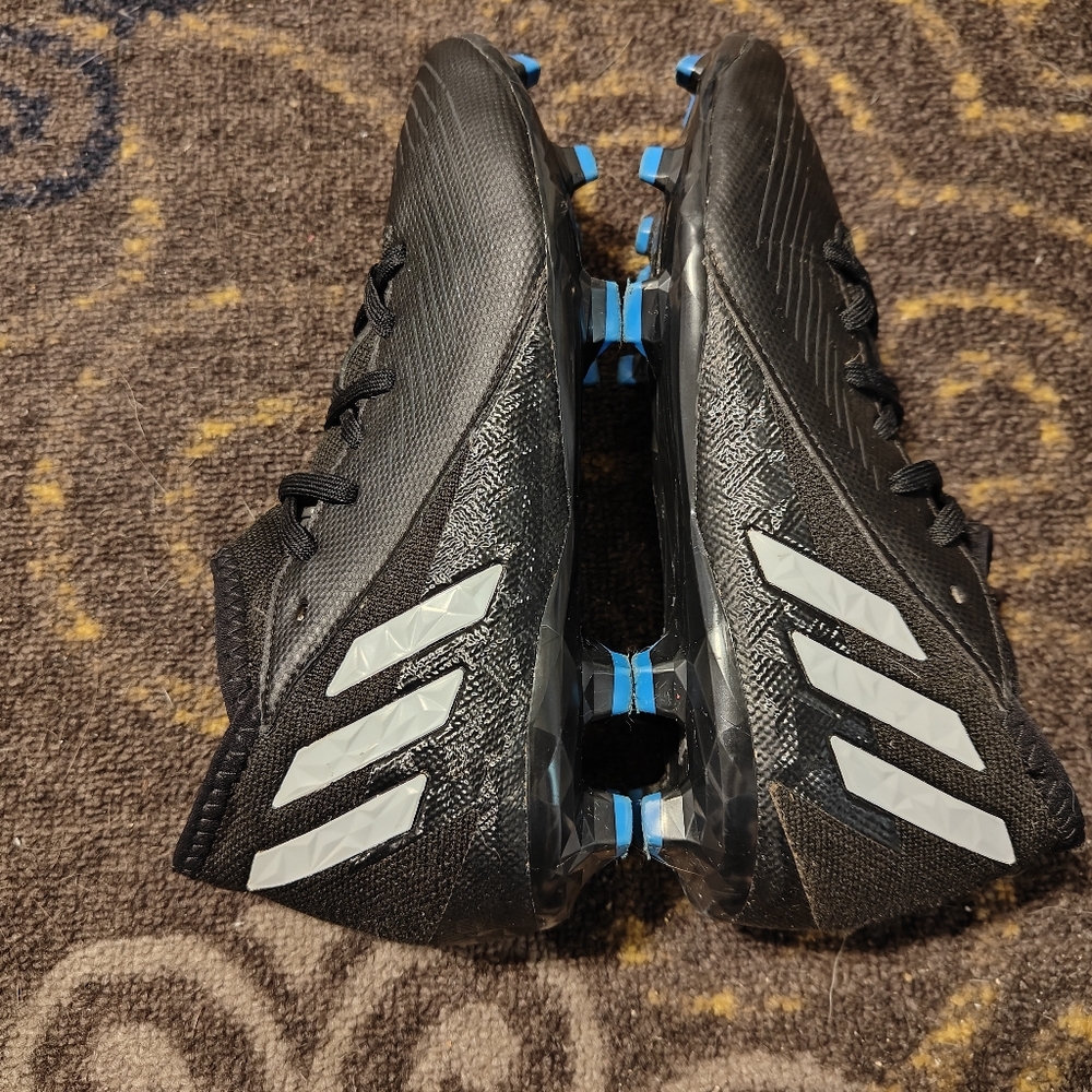 Youth Adidas Soccer Cleats - Picture 2 of 6